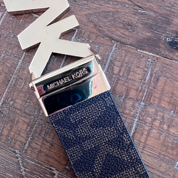 Michael Kors Black/Brown Leather Belt with Gold MK Buckle “reversible” - Picture 4 of 7